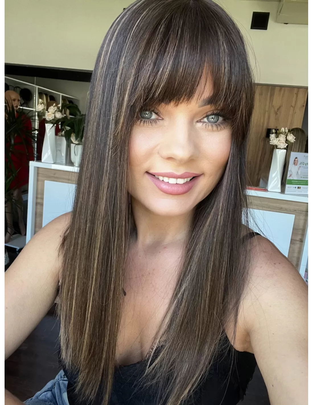 Długie włosy z grzywką